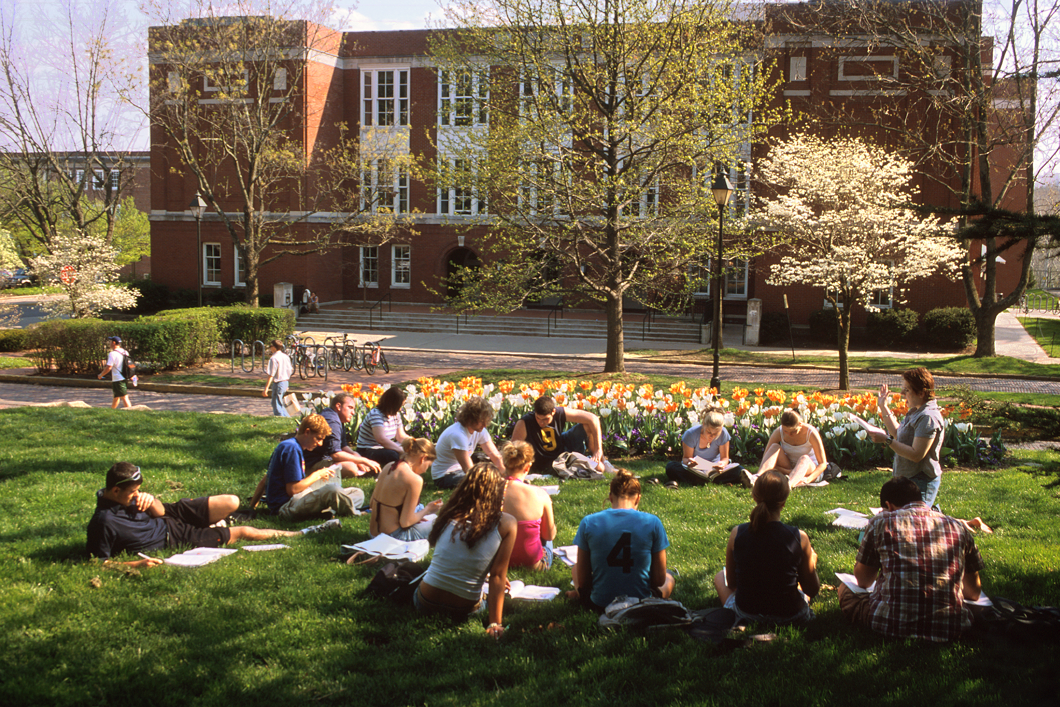Image of Gordy Hall with students in foreground